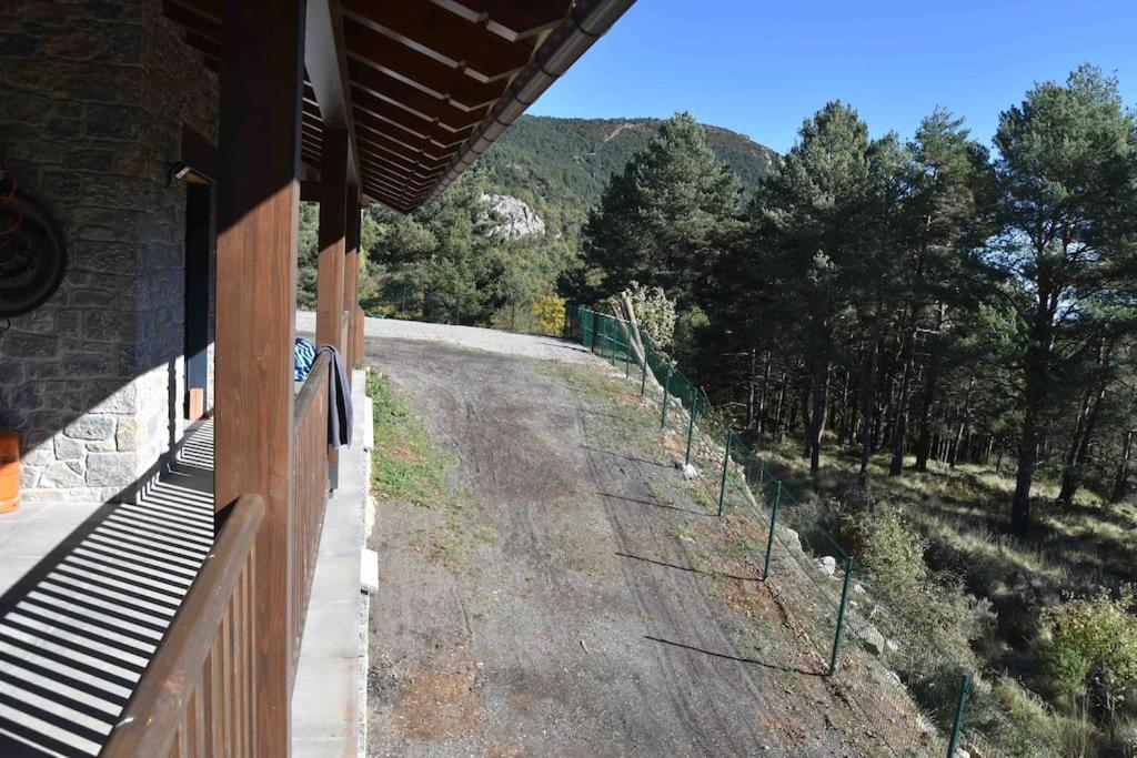 Вілла Cal Manubens Castellar del Riu Екстер'єр фото