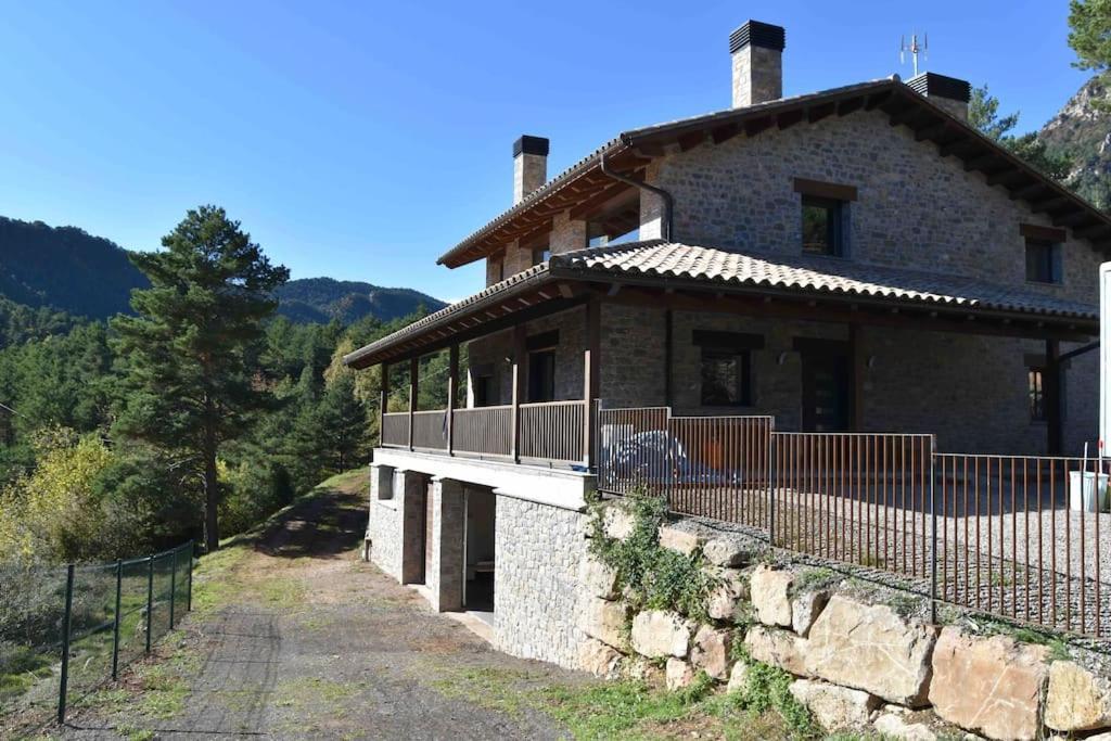 Вілла Cal Manubens Castellar del Riu Екстер'єр фото